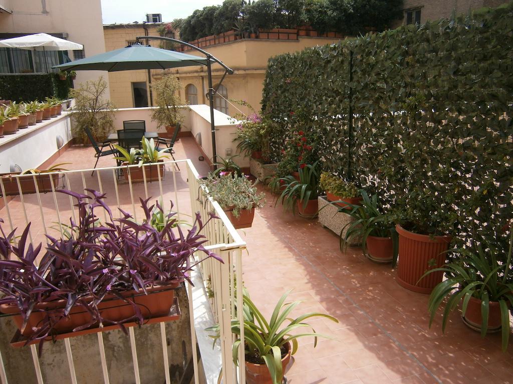 Il Giglio Rosso Leilighet Napoli Rom bilde
